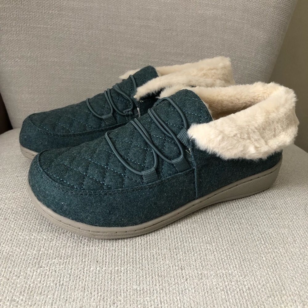 Vionic Believe Slippers Booties Faux Fur Lined Teal Blue Green